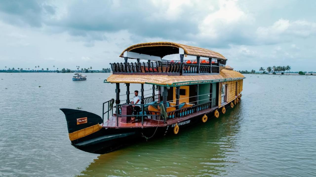 Why Not Houseboat Hotel Alappuzha Exterior photo